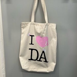 Exclusive Djerf Avenue Pop-up Tote